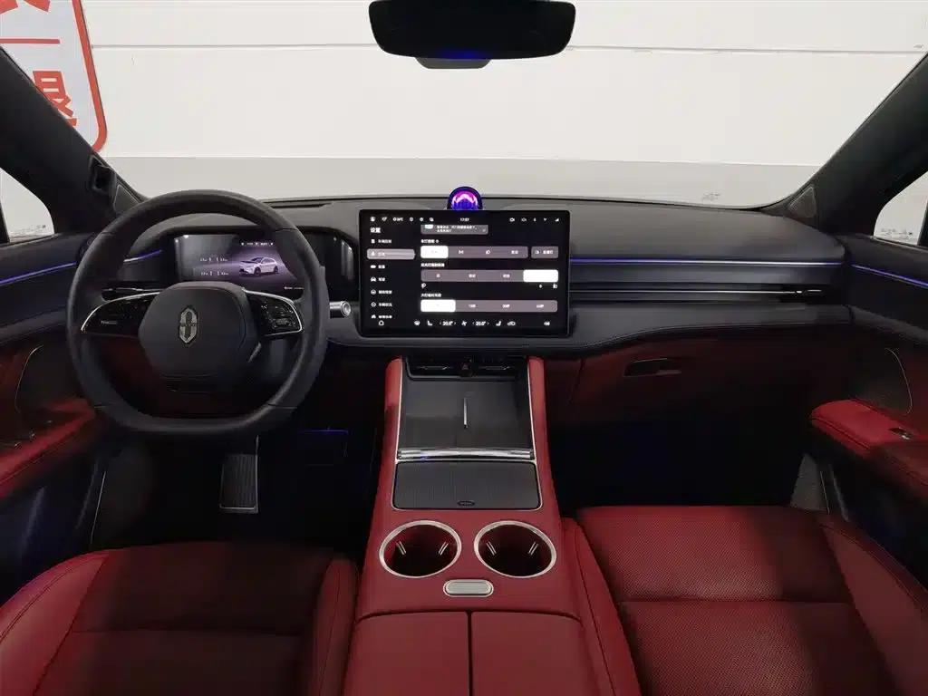 Wenjie M5 2025 Extended Range Ultra 4WD — миниатюра 5