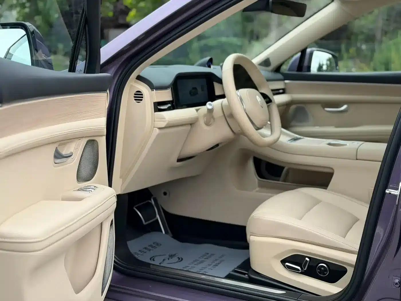 Wenjie M5 2025 Extended Range Ultra 4WD — миниатюра 4