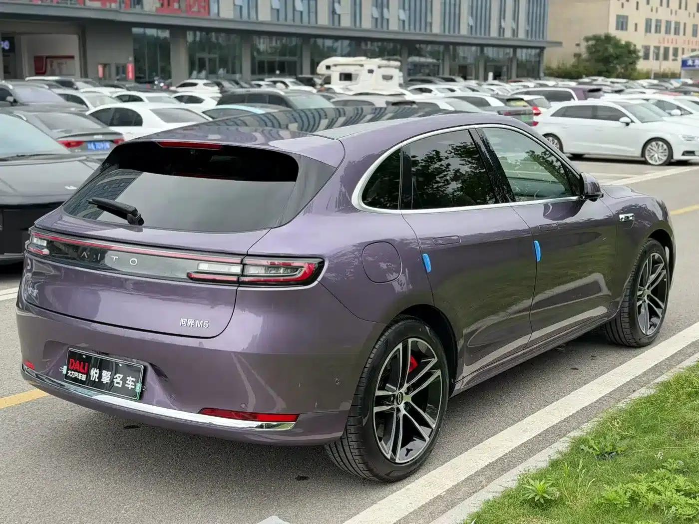 Wenjie M5 2025 Extended Range Ultra 4WD — миниатюра 9