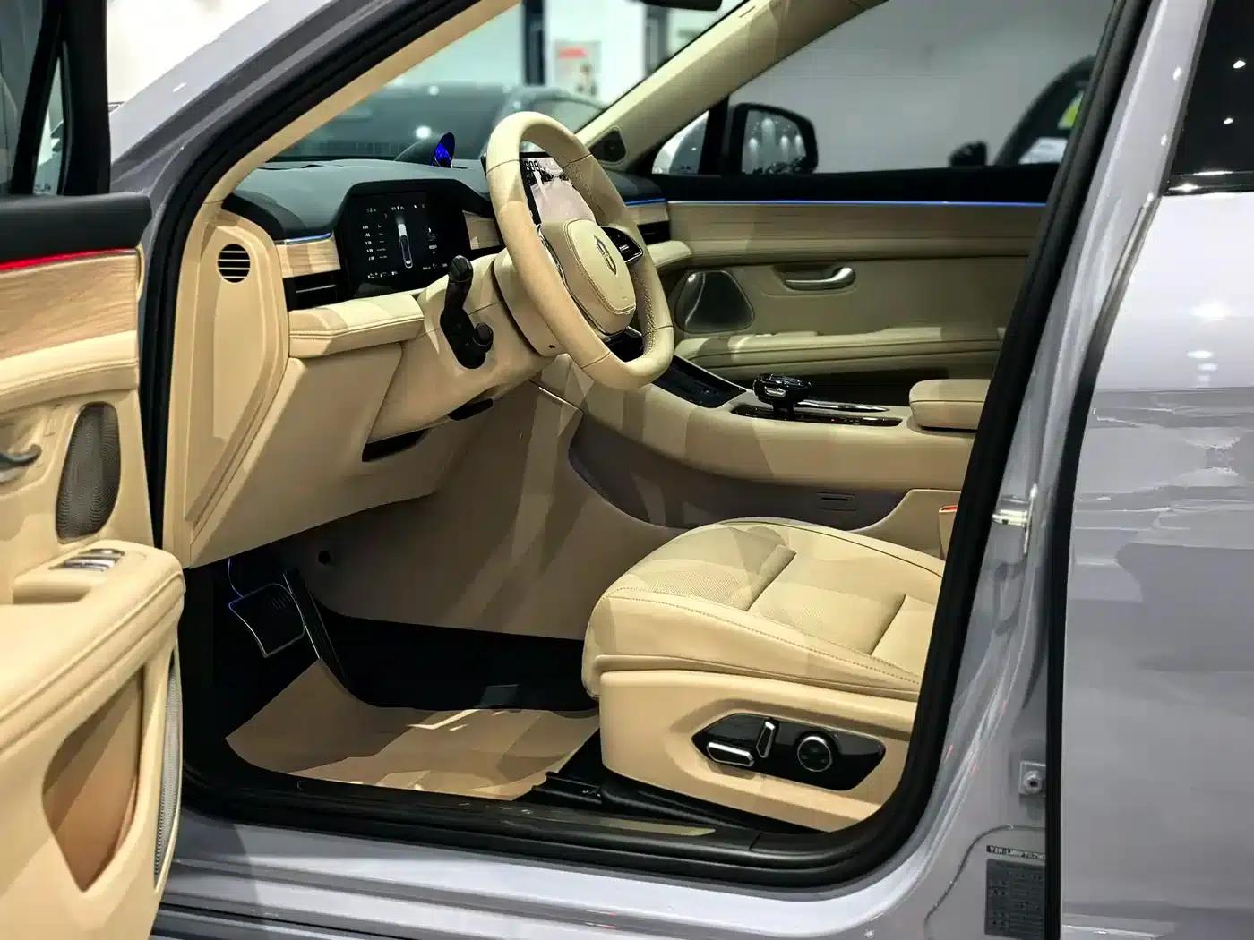 Wenjie M5 2024 Range Extended Max RS 4WD High-End Intelligent Driving Edition — миниатюра 7