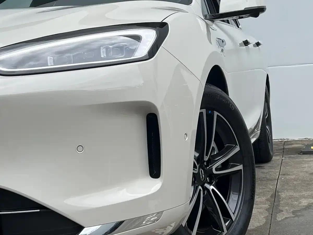 Wenjie M5 2025 Extended Range Ultra 4WD — миниатюра 10