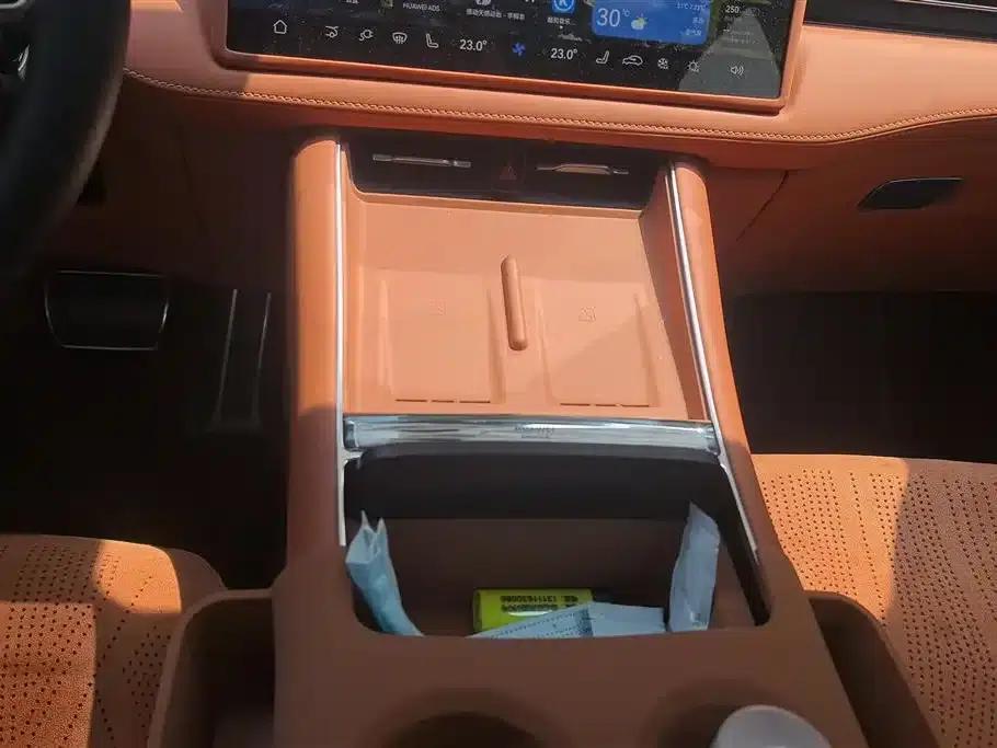 Wenjie M5 2025 Pure Electric Ultra Rear-Wheel Drive Edition — миниатюра 16