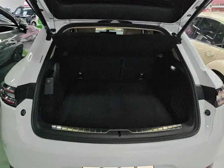 Wenjie M5 2025 Extended Range Ultra 4WD — миниатюра 4