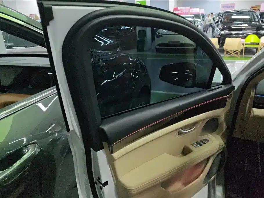 Wenjie M5 2025 Extended Range Ultra 4WD — миниатюра 7