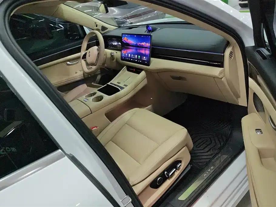Wenjie M5 2025 Extended Range Ultra 4WD — миниатюра 8