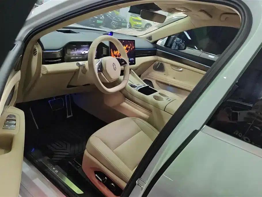 Wenjie M5 2025 Extended Range Ultra 4WD — миниатюра 9