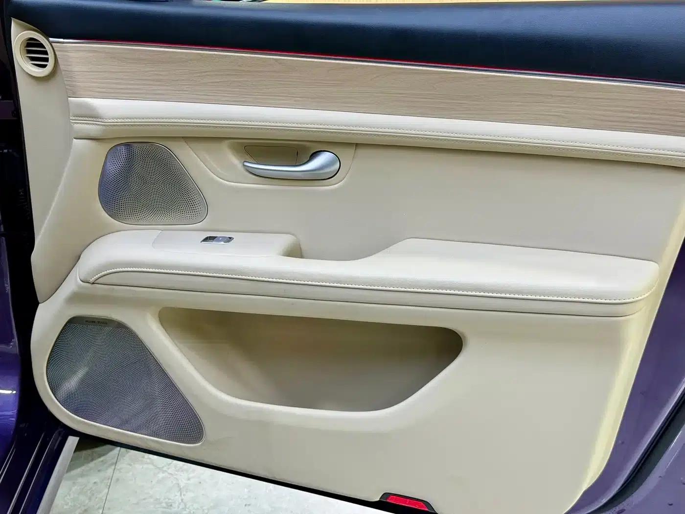 Wenjie M5 2025 Extended Range Ultra 4WD — миниатюра 12