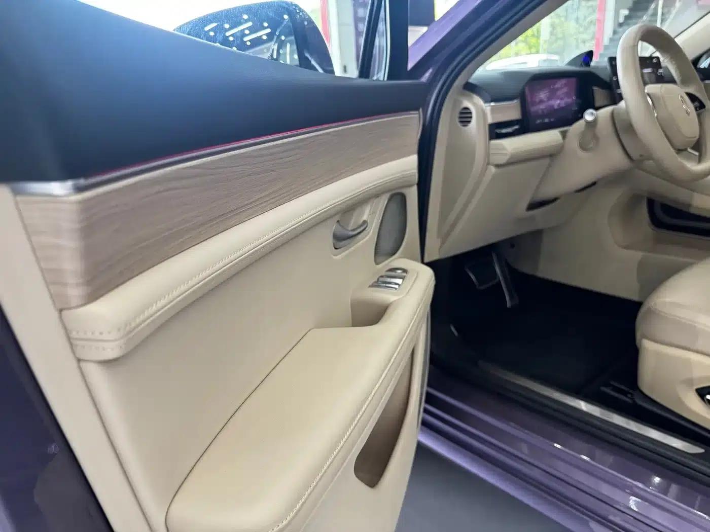 Wenjie M5 2025 Extended Range Ultra 4WD — миниатюра 17