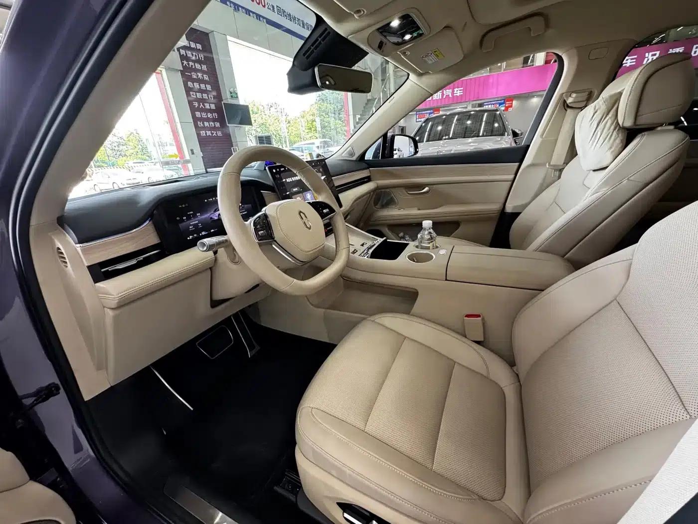 Wenjie M5 2025 Extended Range Ultra 4WD — миниатюра 18