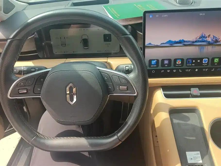Wenjie M5 2022 Extended Range 4WD Ultimate Edition — миниатюра 12