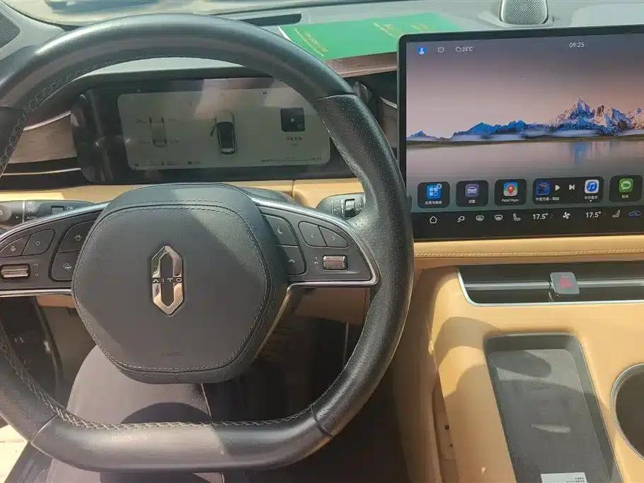 Wenjie M5 2022 Extended Range 4WD Ultimate Edition — миниатюра 13