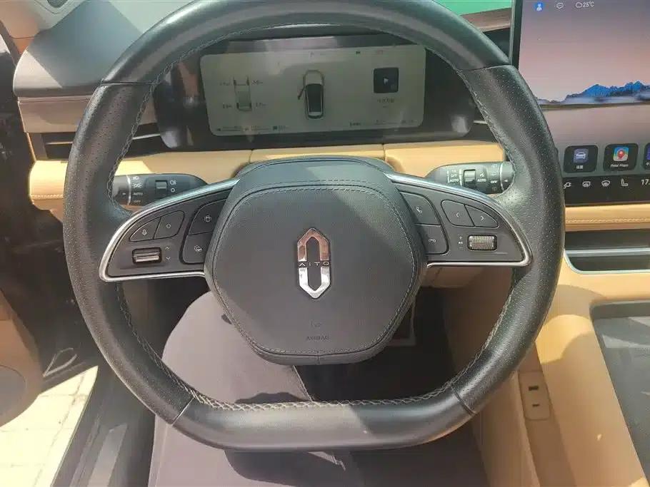 Wenjie M5 2022 Extended Range 4WD Ultimate Edition — миниатюра 15