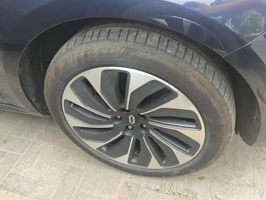 Wenjie M5 2022 Extended Range 4WD Ultimate Edition — миниатюра 6