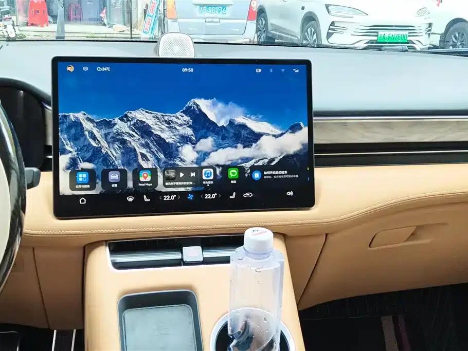 Wenjie M5 2022 Extended Range AWD Performance Edition — миниатюра 13