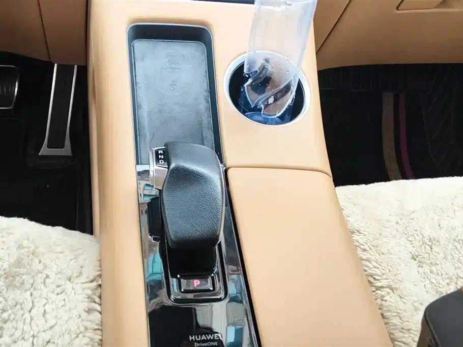 Wenjie M5 2022 Extended Range AWD Performance Edition — миниатюра 16