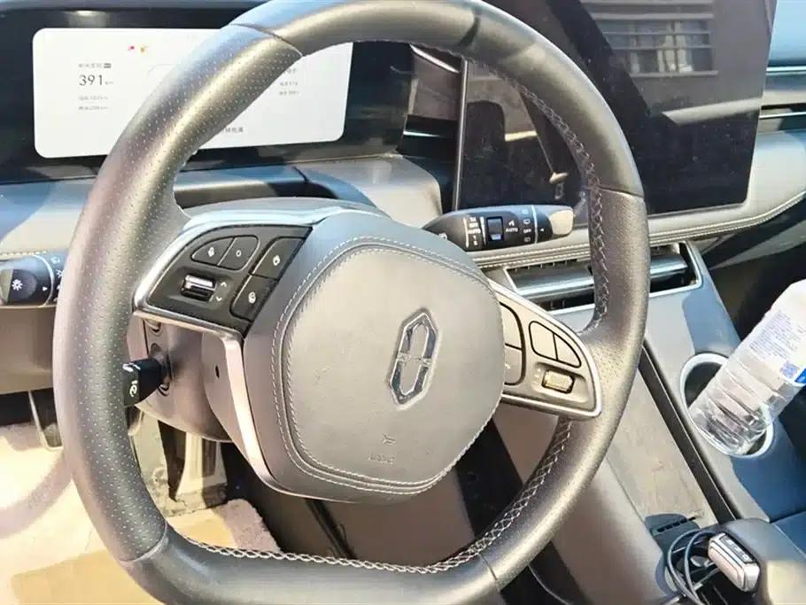 Wenjie M5 2022 Extended Range AWD Performance Edition — миниатюра 15