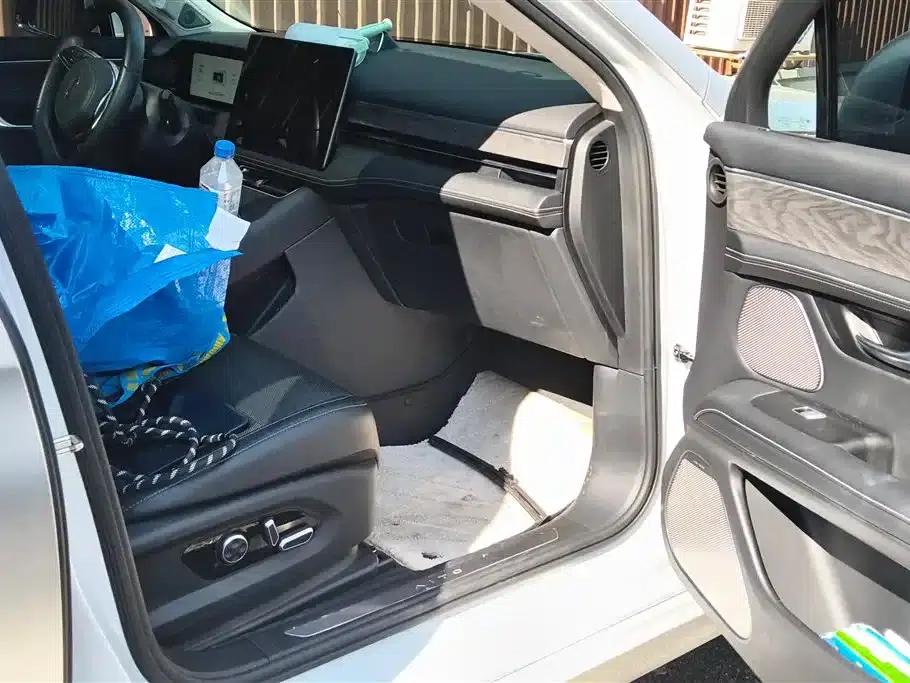 Wenjie M5 2022 Extended Range AWD Performance Edition — миниатюра 8