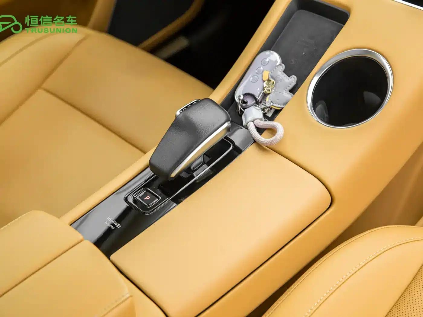 Wenjie M5 2022 Extended Range 4WD Ultimate Edition — миниатюра 18