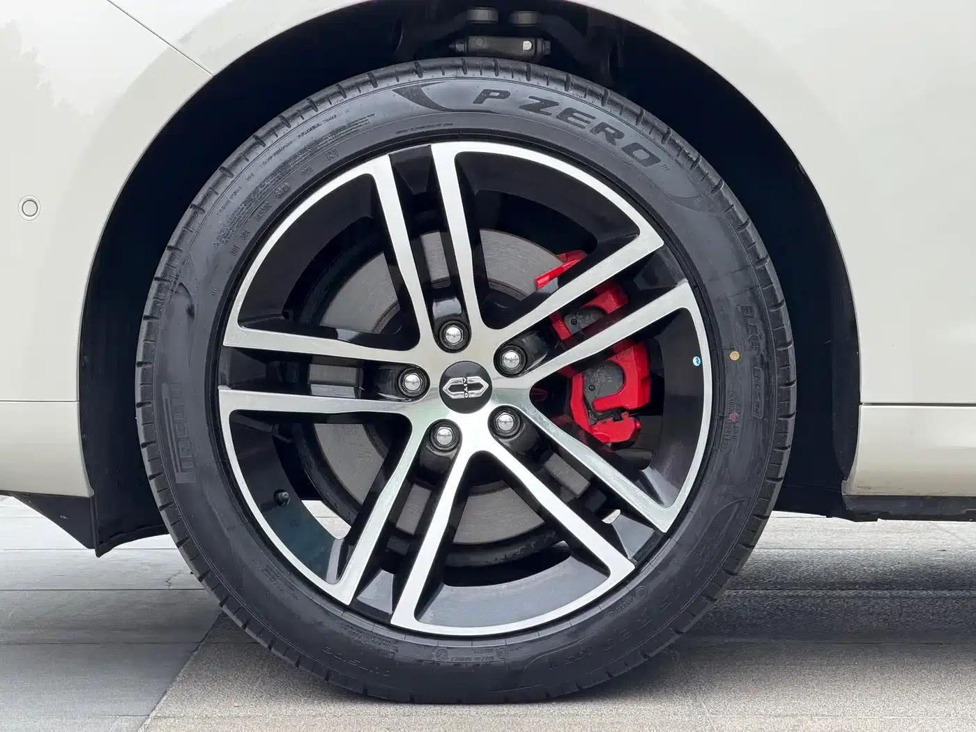 Wenjie M5 2025 Extended Range Ultra 4WD — миниатюра 17