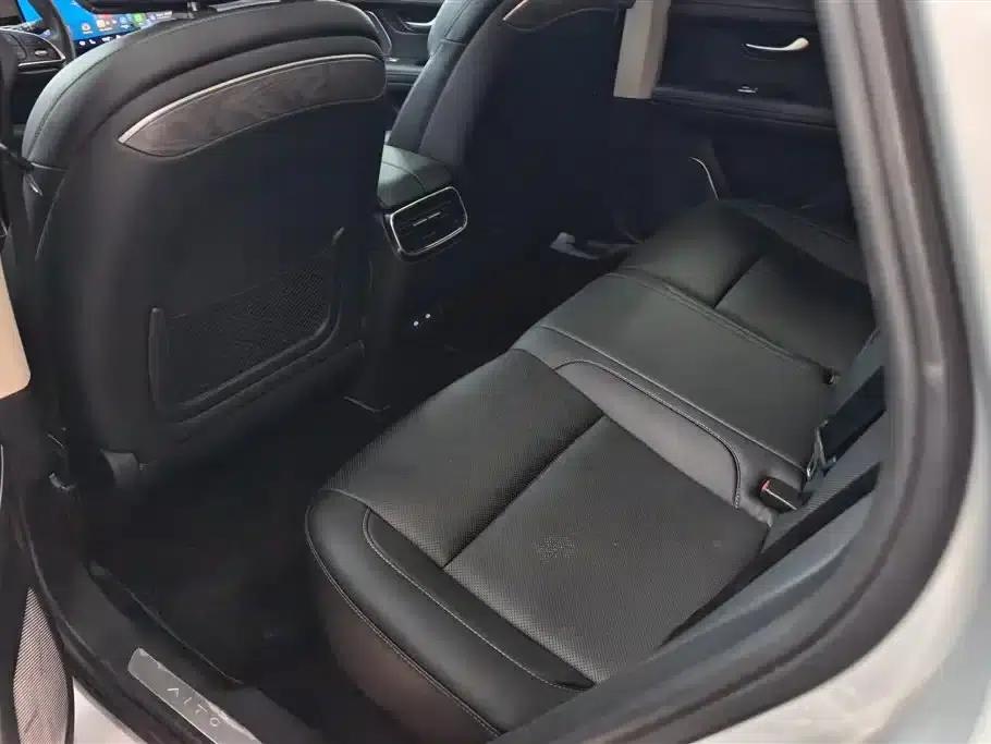 Wenjie M5 2022 Extended Range Rear-Wheel Drive Standard Edition — миниатюра 11