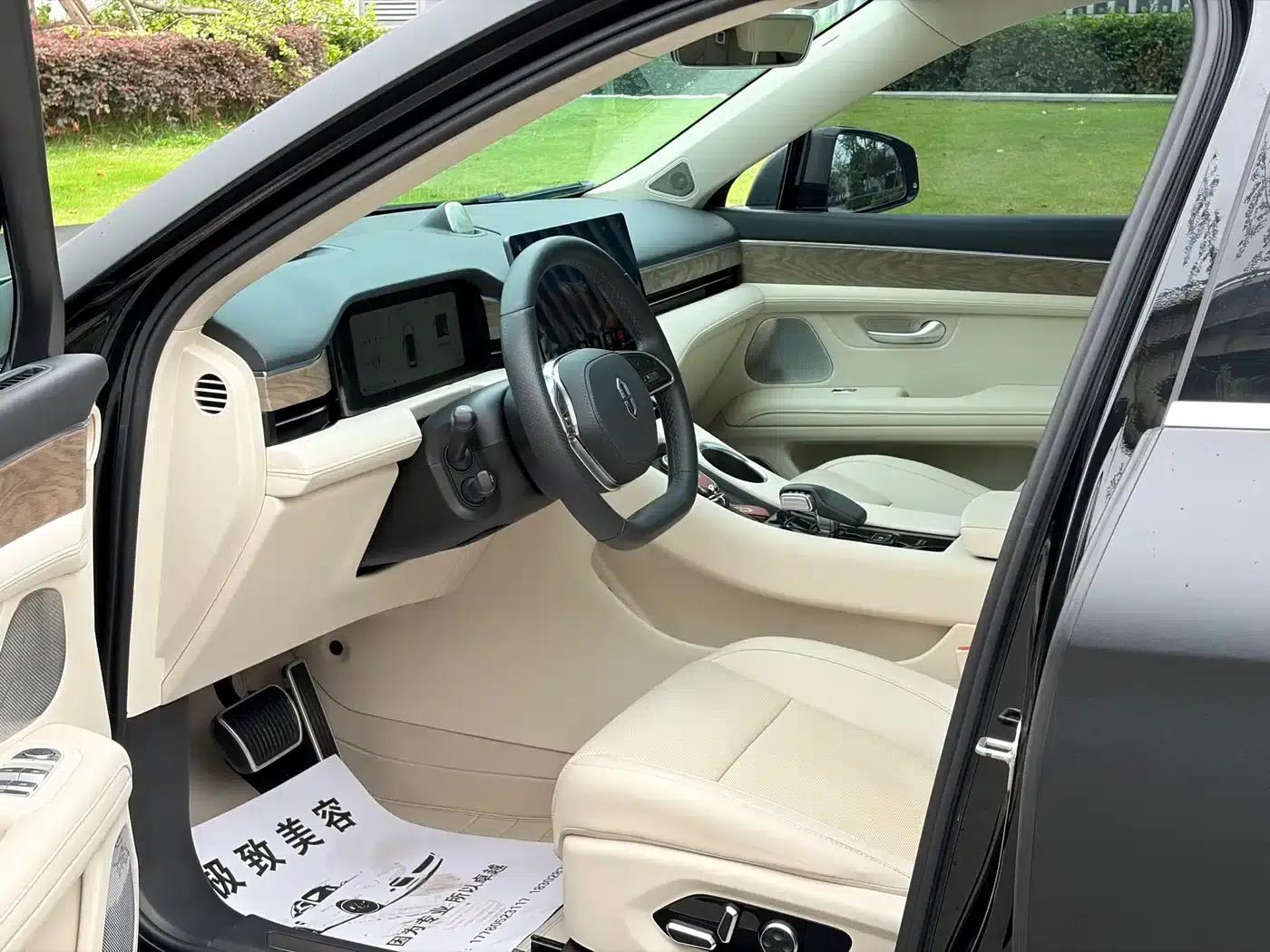 Wenjie M5 2022 Extended Range 4WD Flagship Edition — миниатюра 4