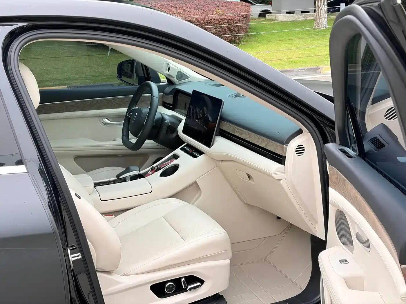 Wenjie M5 2022 Extended Range 4WD Flagship Edition — миниатюра 6