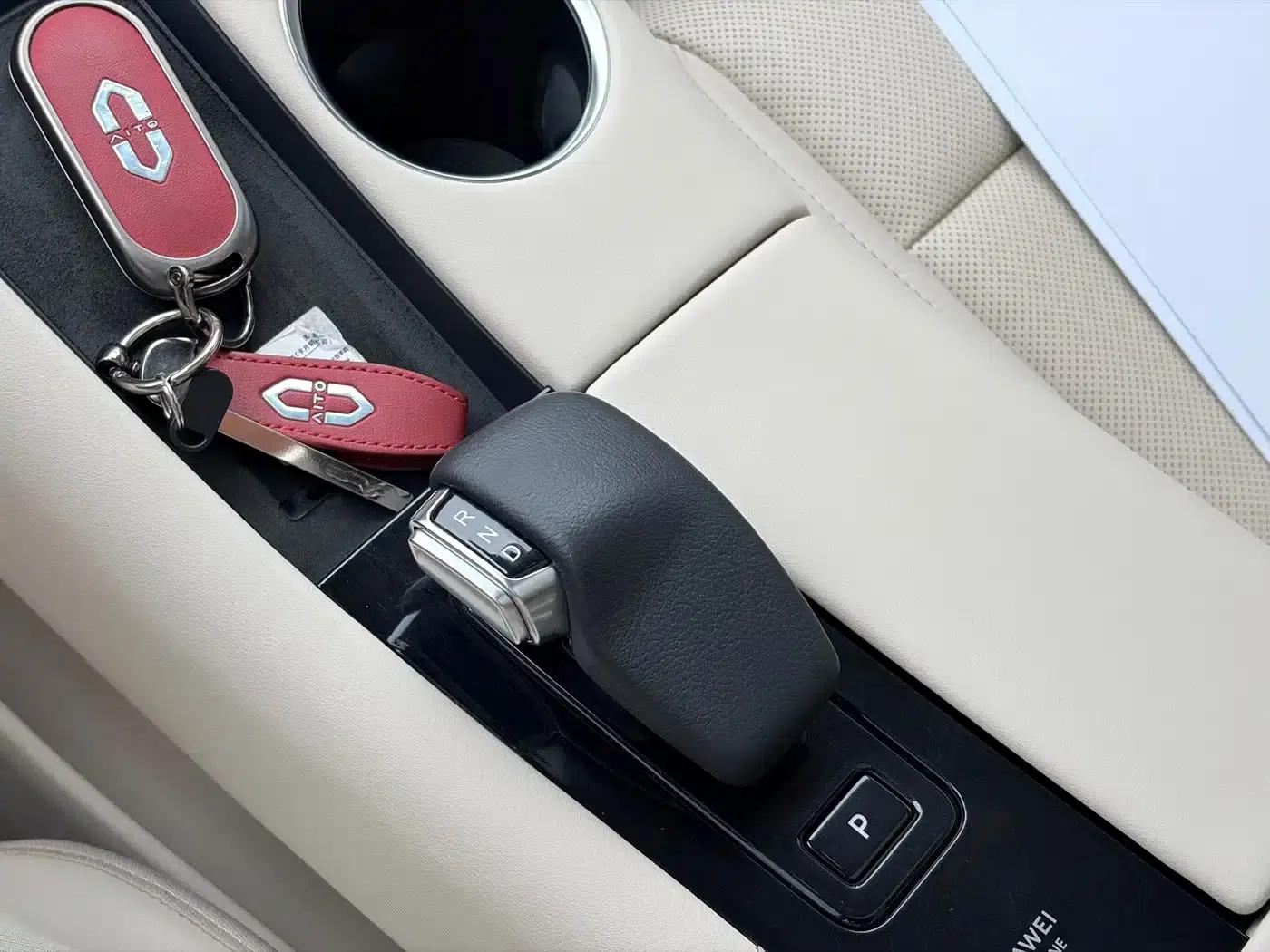 Wenjie M5 2022 Extended Range 4WD Flagship Edition — миниатюра 9