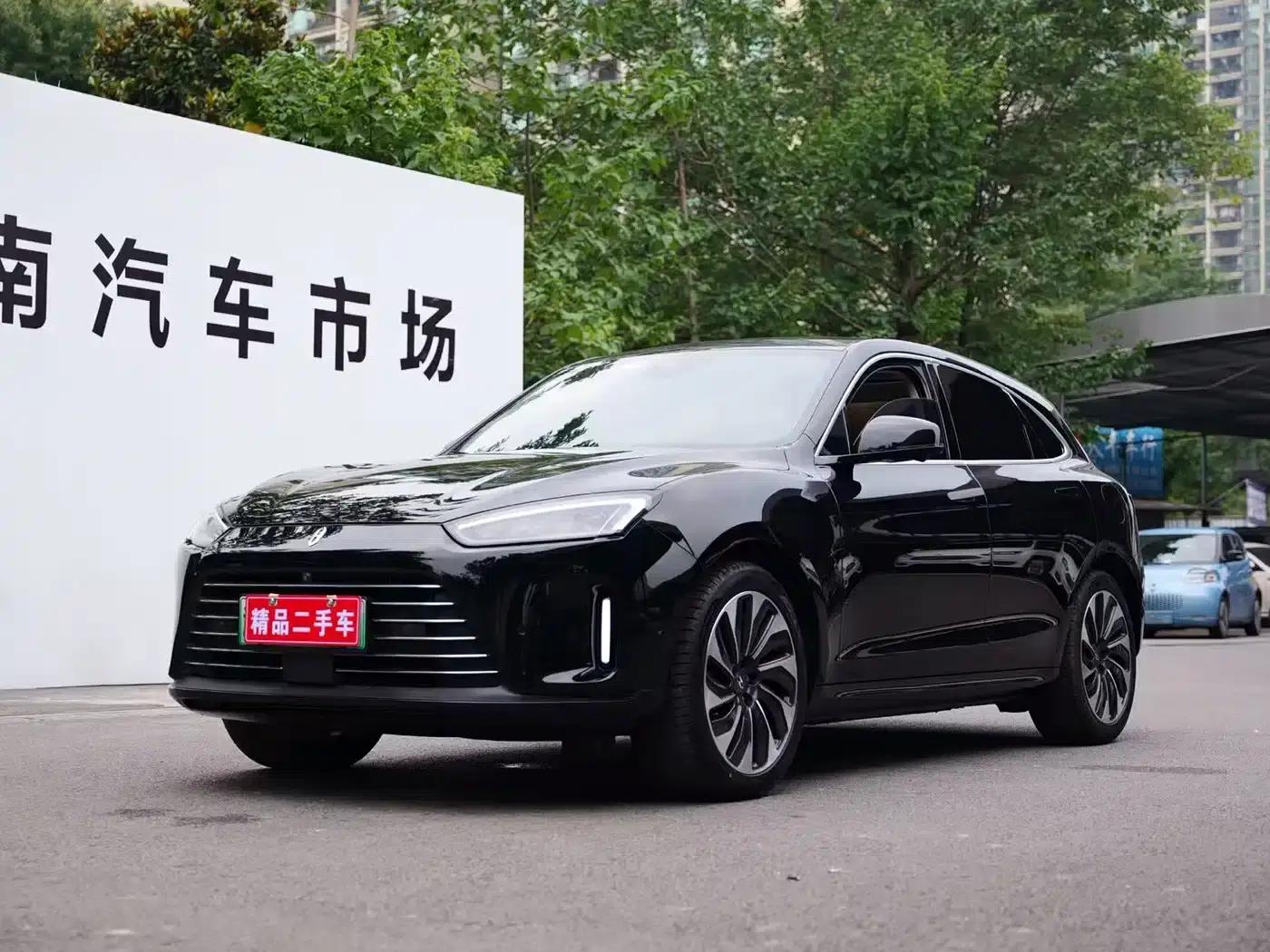 Wenjie M5 2022 Extended Range AWD Performance Edition — миниатюра 1