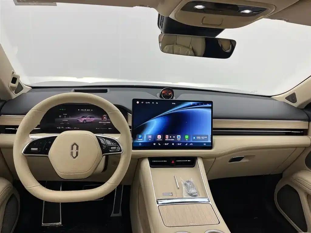 Wenjie M5 2025 Extended Range Ultra 4WD — миниатюра 10