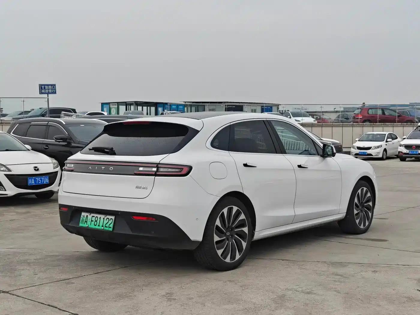 Wenjie M5 2022 Extended Range 4WD Ultimate Edition — миниатюра 4