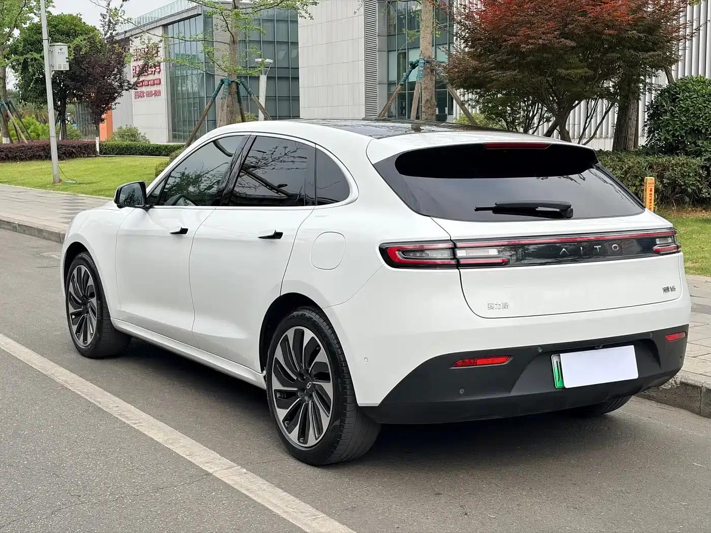 Wenjie M5 2022 Extended Range 4WD Flagship Edition — миниатюра 10