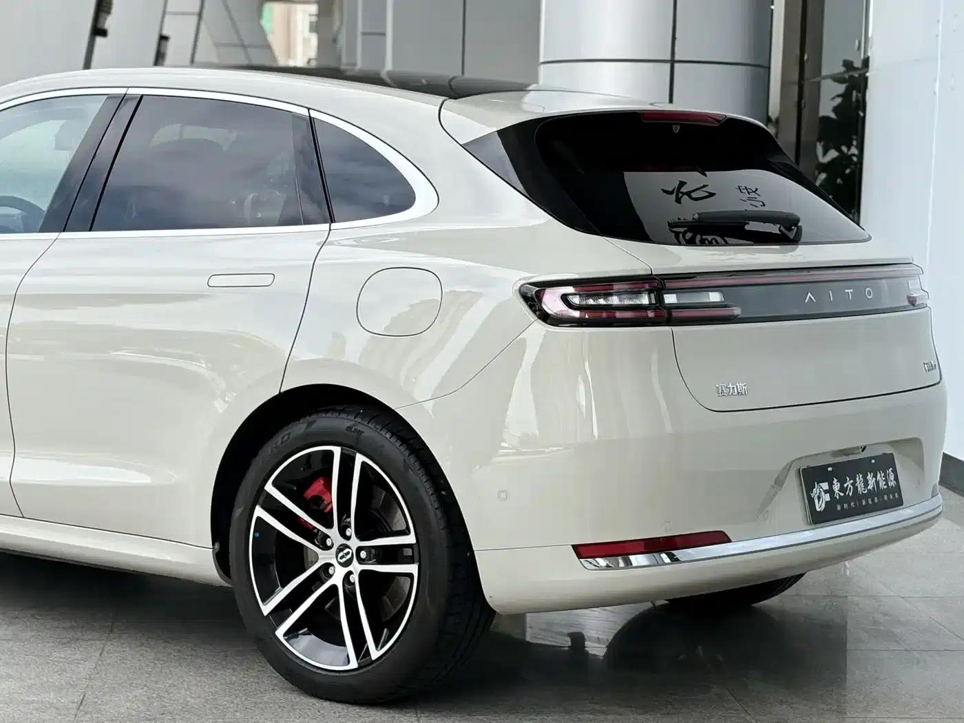 Wenjie M5 2025 Extended Range Ultra 4WD — миниатюра 8