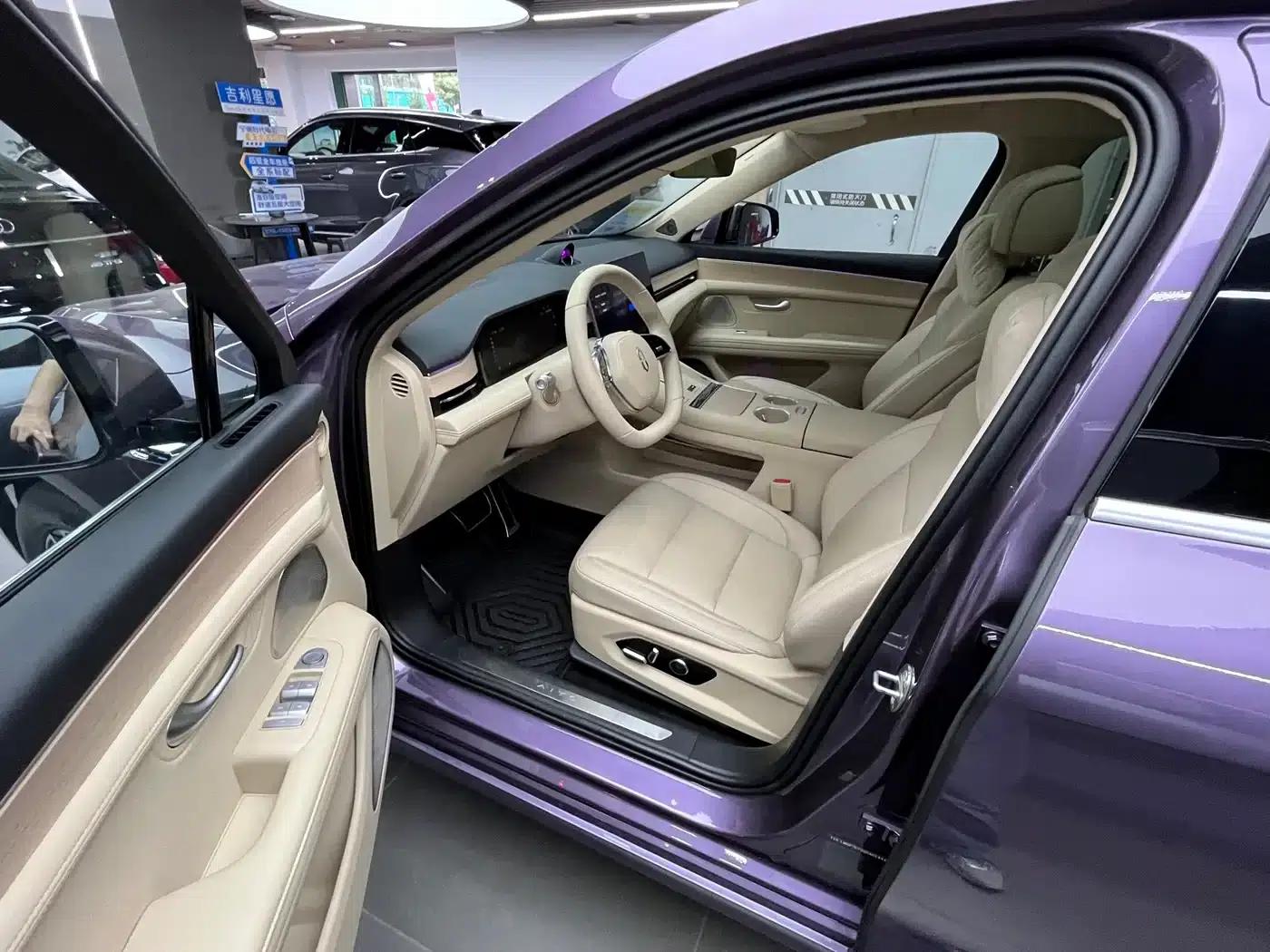 Wenjie M5 2025 Extended Range Ultra 4WD — миниатюра 4