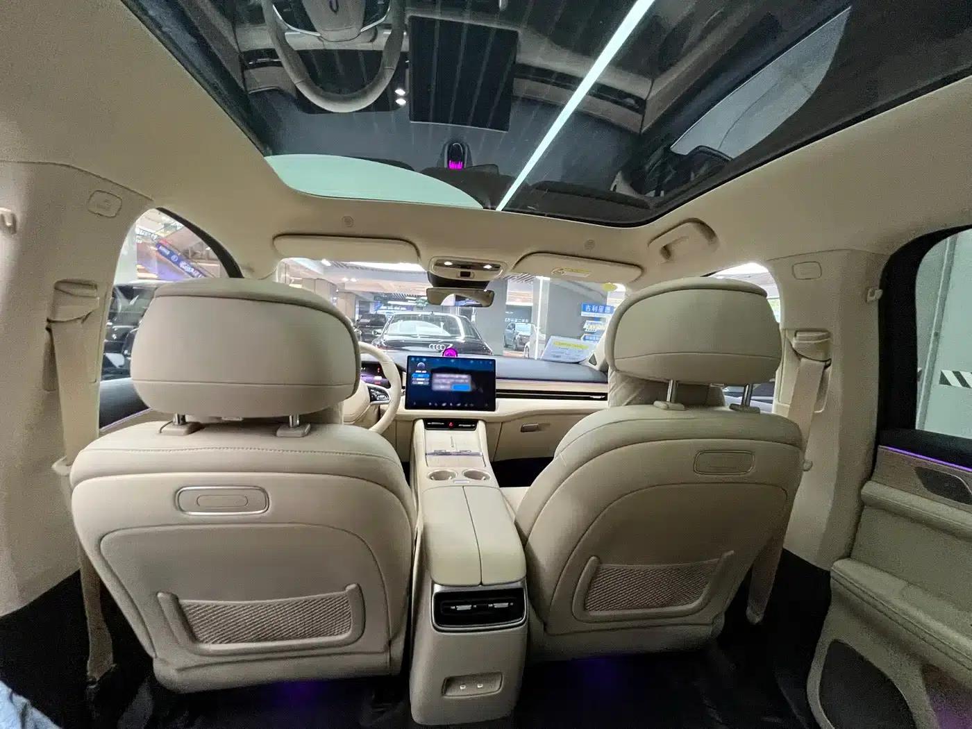 Wenjie M5 2025 Extended Range Ultra 4WD — миниатюра 8