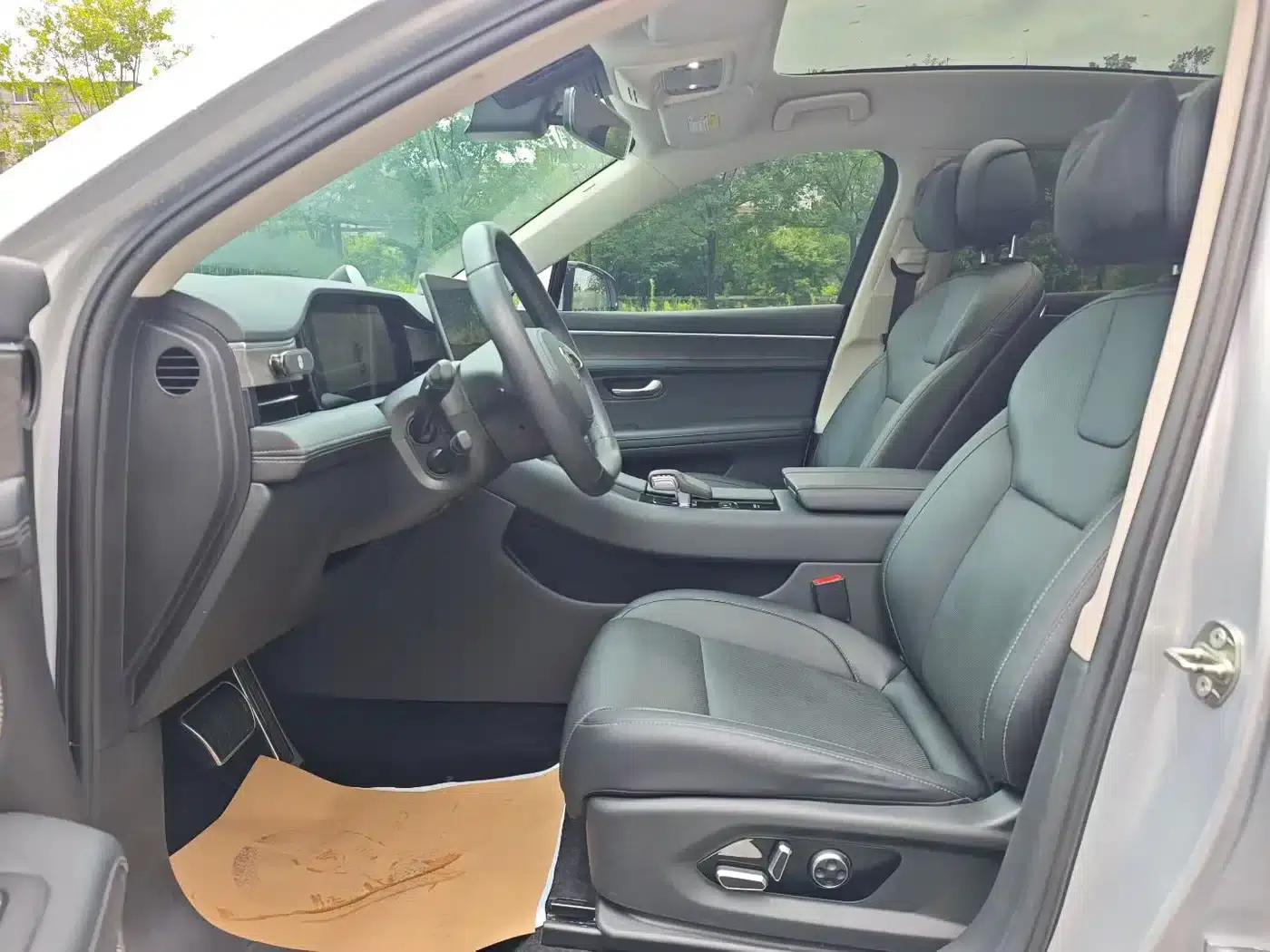 Wenjie M5 2022 Extended Range 4WD Ultimate Edition — миниатюра 4