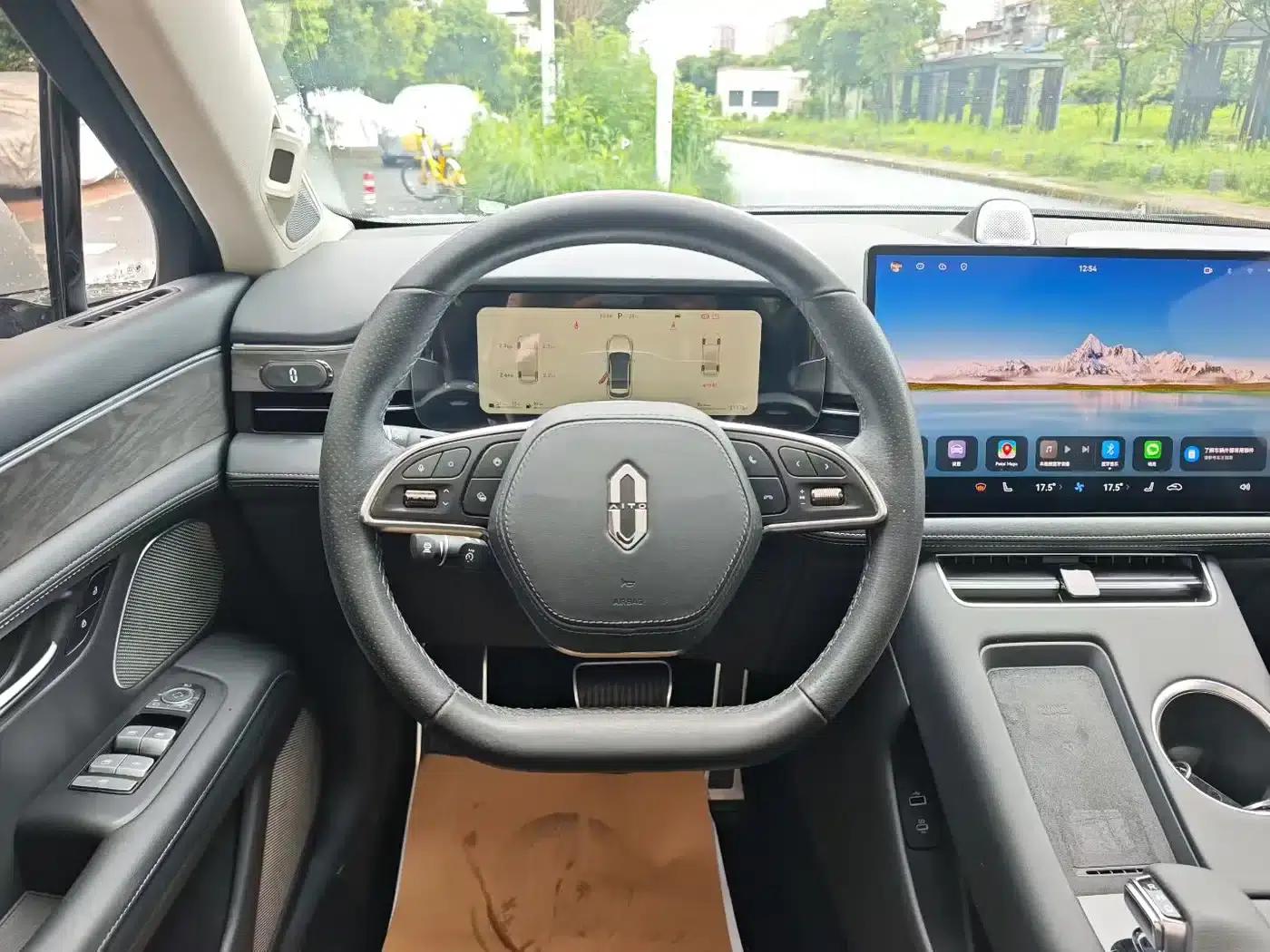 Wenjie M5 2022 Extended Range 4WD Ultimate Edition — миниатюра 6