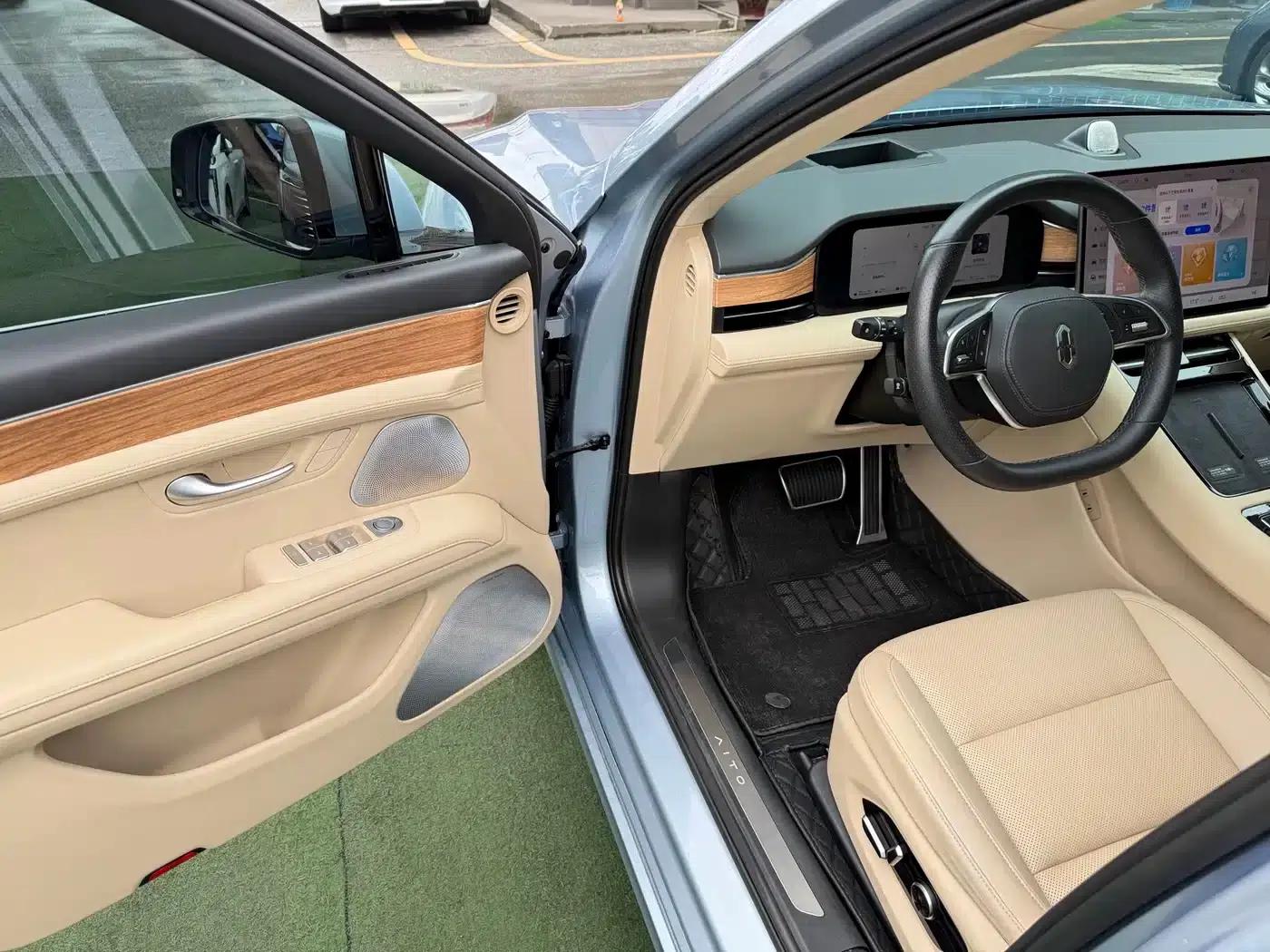 Wenjie M5 2023 Extended Range 4WD Intelligent Driving Edition — миниатюра 4