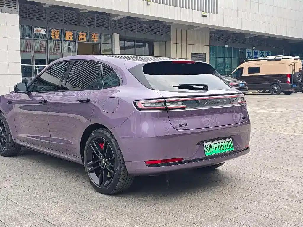 Wenjie M5 2025 Extended Range Ultra 4WD — миниатюра 5
