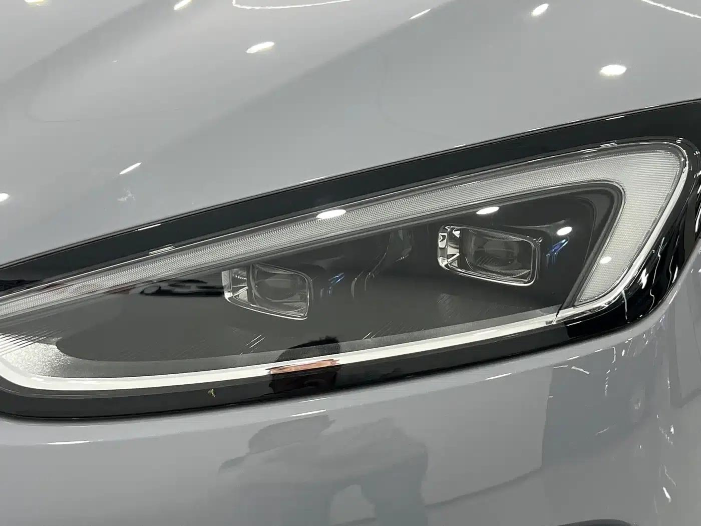 Wenjie M5 2025 Extended Range Ultra Rear-Wheel Drive Version — миниатюра 6