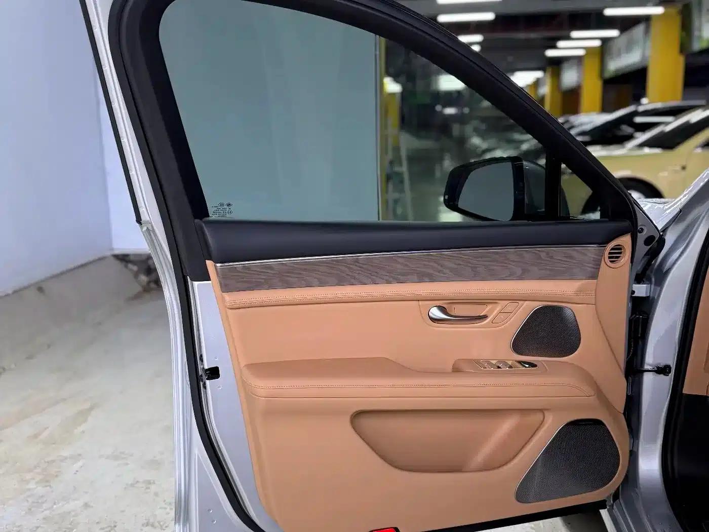 Wenjie M5 2022 Extended Range 4WD Flagship Edition — миниатюра 11