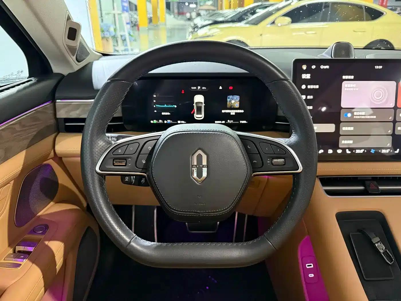 Wenjie M5 2022 Extended Range 4WD Flagship Edition — миниатюра 17