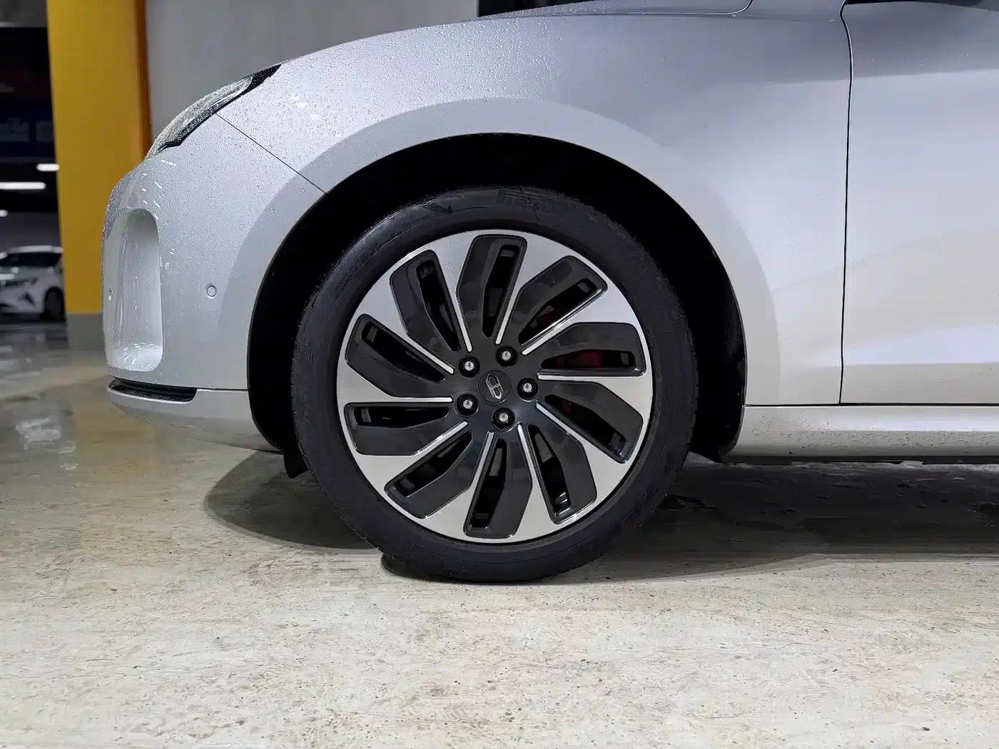 Wenjie M5 2022 Extended Range 4WD Flagship Edition — миниатюра 10