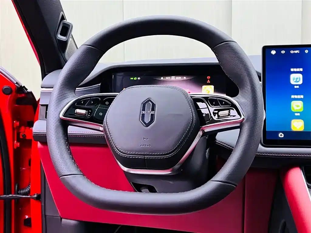 Wenjie M5 2025 Extended Range Ultra 4WD — миниатюра 10