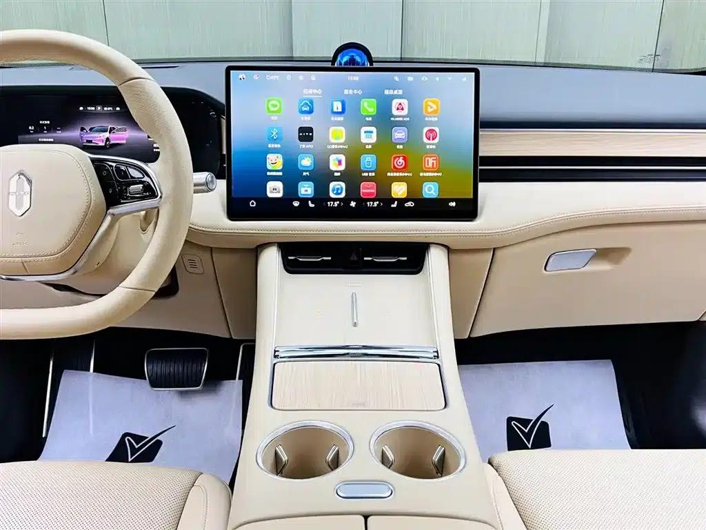 Wenjie M5 2025 Extended Range Ultra 4WD — миниатюра 12