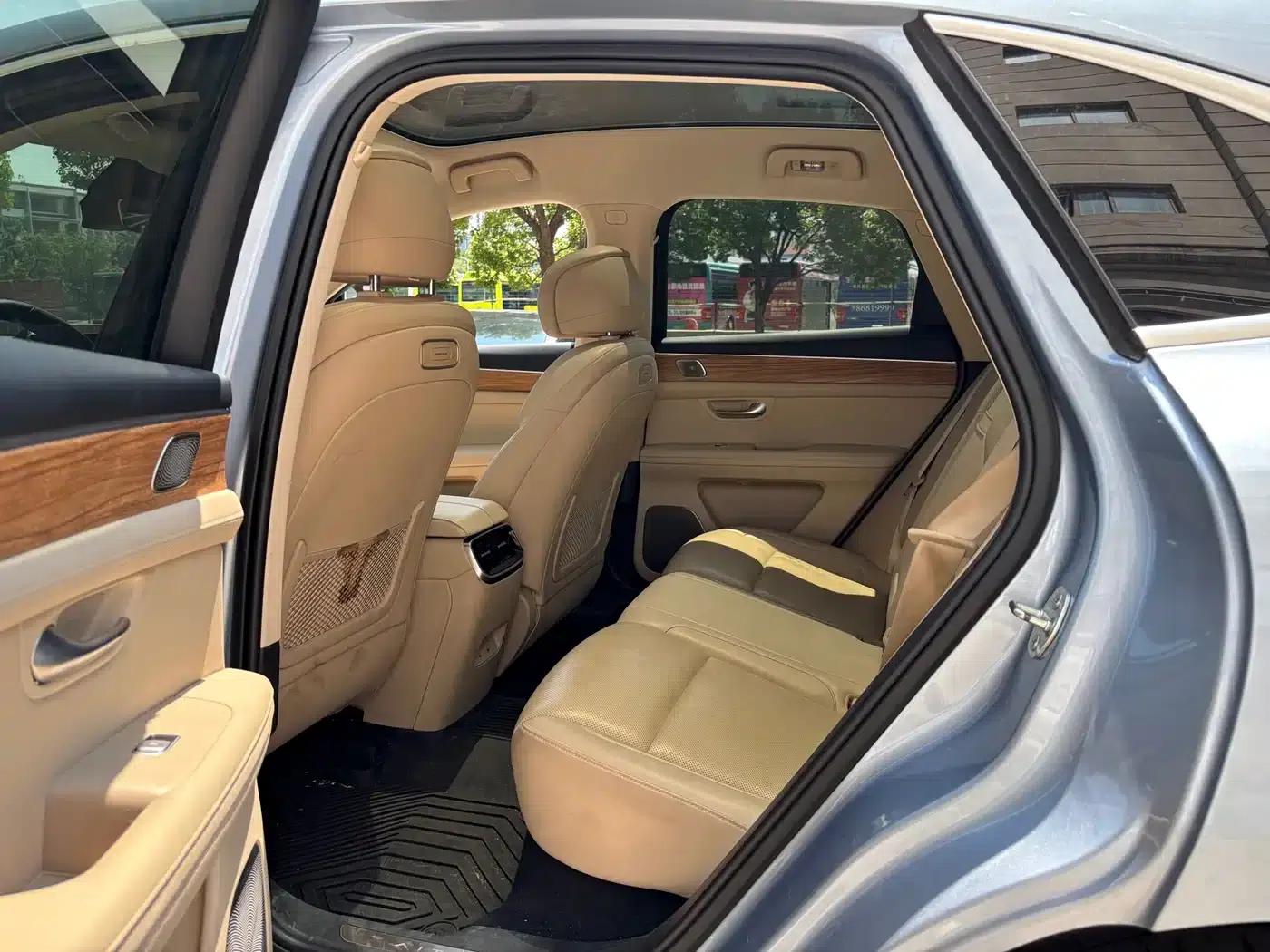 Wenjie M5 2023 Extended Range 4WD Intelligent Driving Edition — миниатюра 11