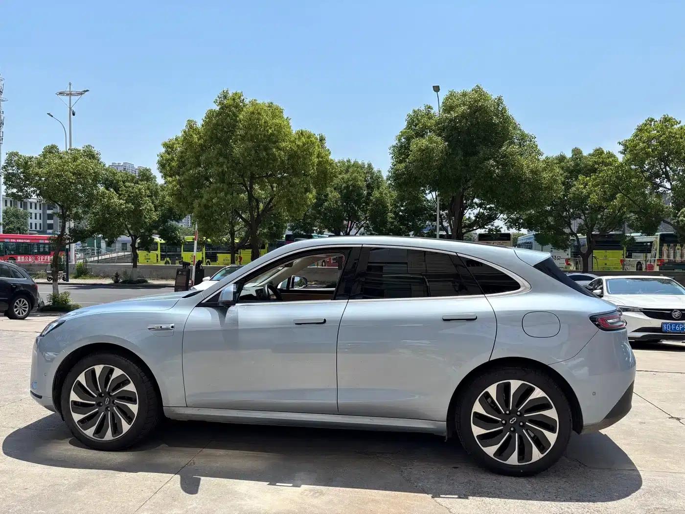 Wenjie M5 2023 Extended Range 4WD Intelligent Driving Edition — миниатюра 8