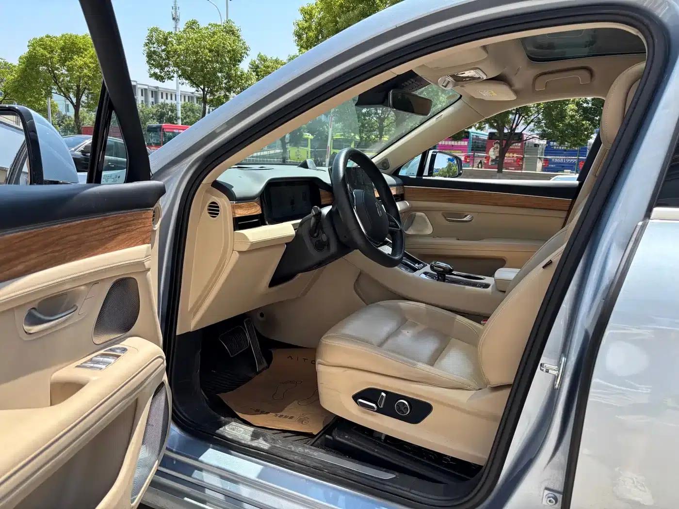 Wenjie M5 2023 Extended Range 4WD Intelligent Driving Edition — миниатюра 9