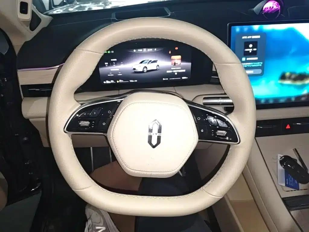 Wenjie M5 2025 Extended Range Ultra 4WD — миниатюра 11