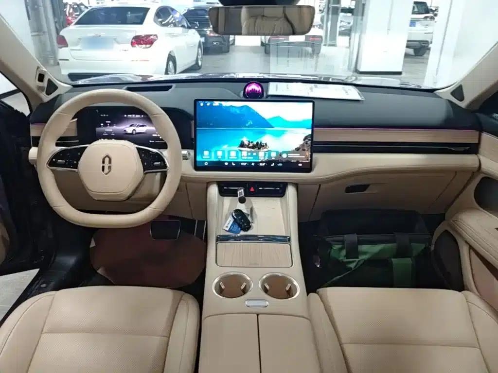 Wenjie M5 2025 Extended Range Ultra 4WD — миниатюра 10