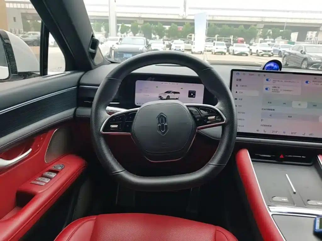 Wenjie M5 2025 Extended Range Ultra Rear-Wheel Drive Version — миниатюра 11